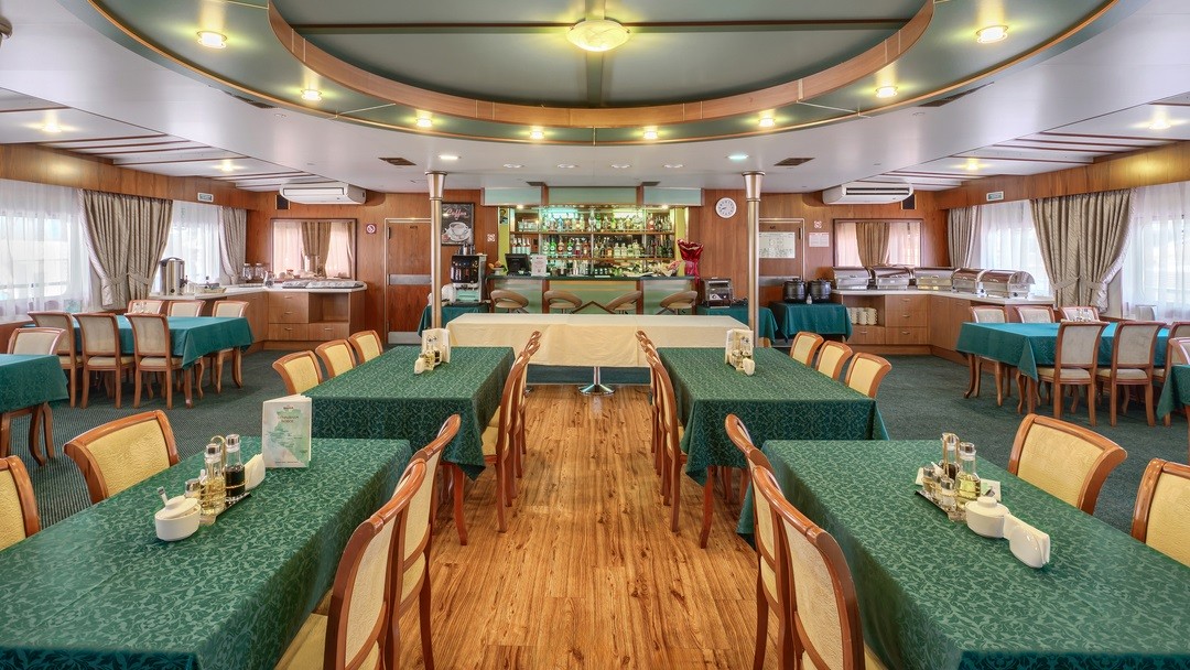 Бар-ресторан «Нева»