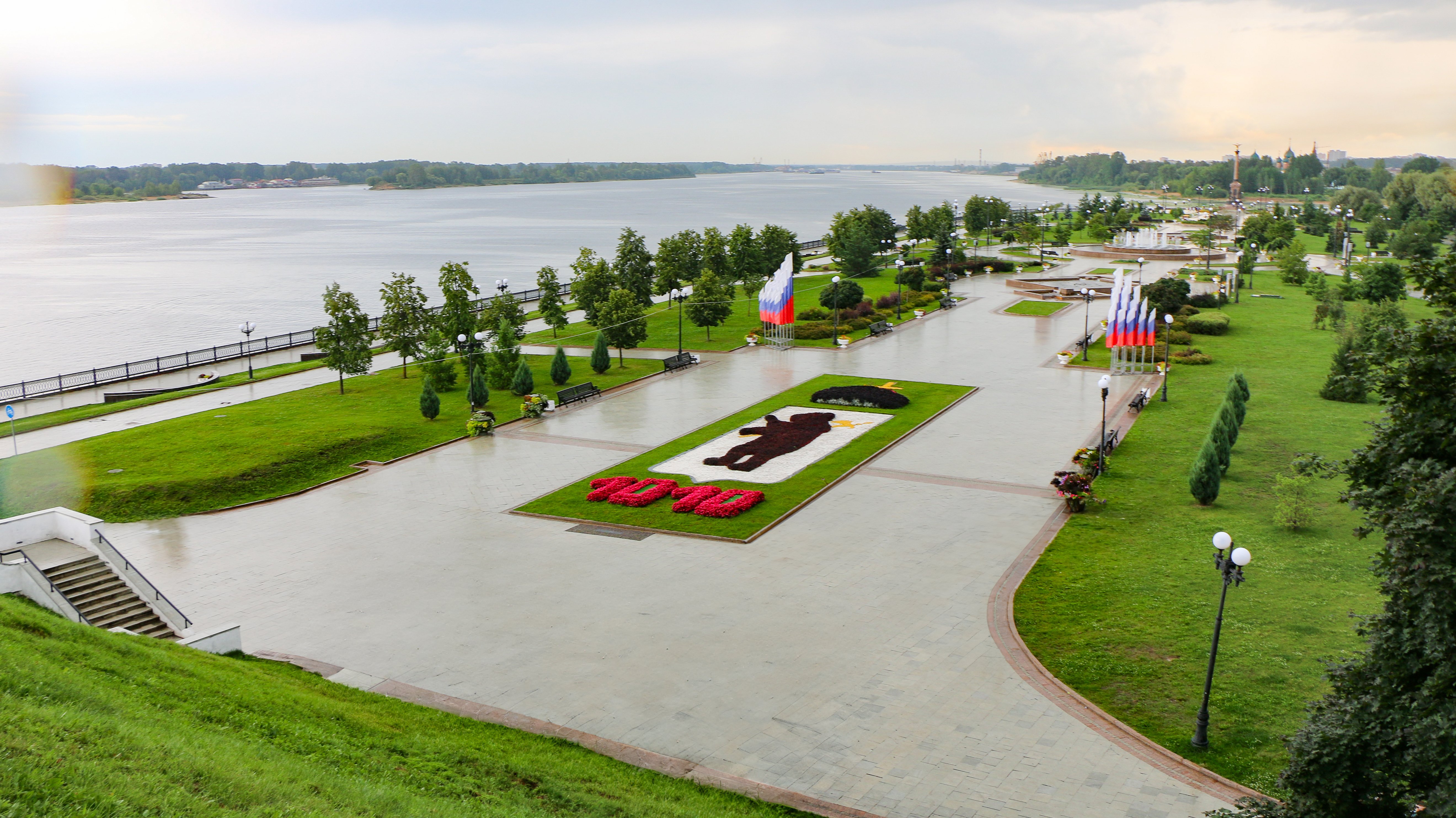 Автобусно-пешеходная экскурсия с посещением Шоу-макета "Золотое кольцо России", 4,5 - 5 ч.