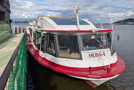 В Нижнем Новгороде открылись прогулки со «Стрелки» на модернизированном теплоходе «Нева-4»
