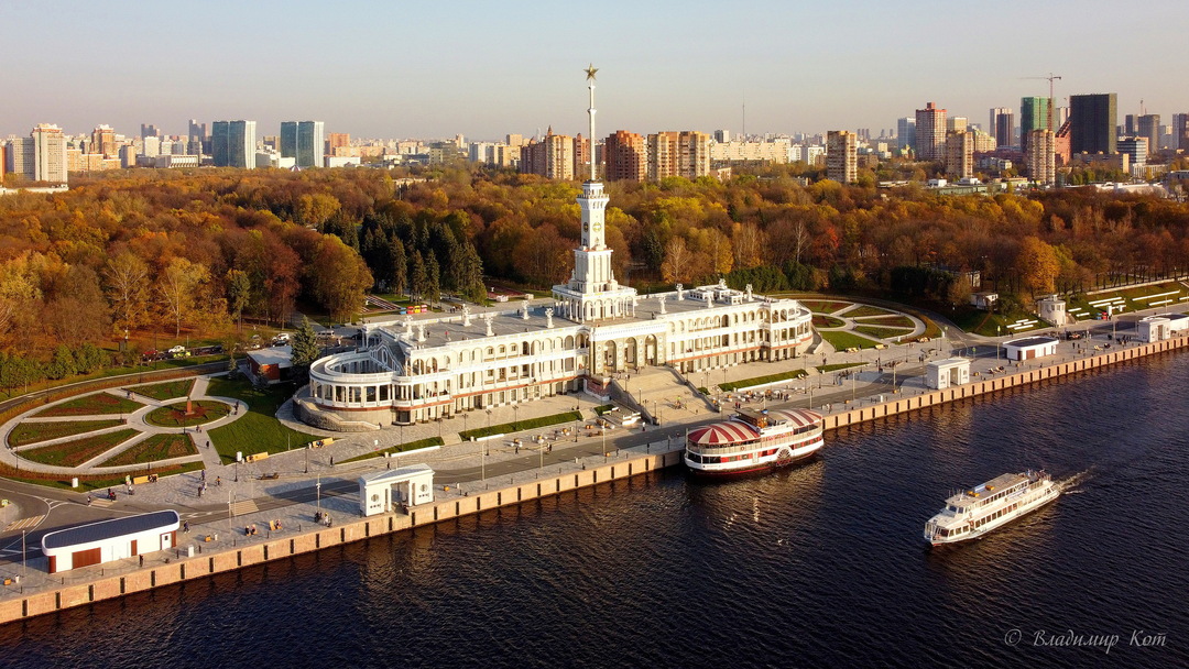 Подарки из Москвы: уникальные сувениры, которые порадуют каждого