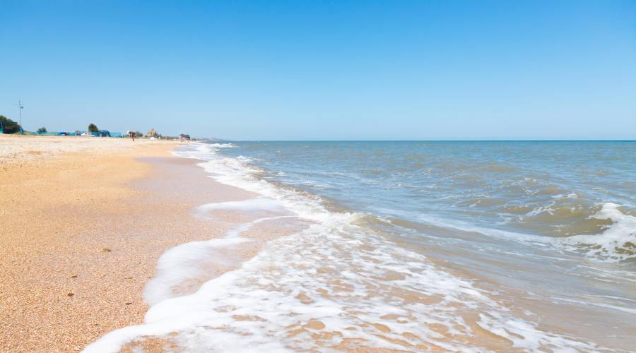 Куда поехать отдыхать в России в июле 2025