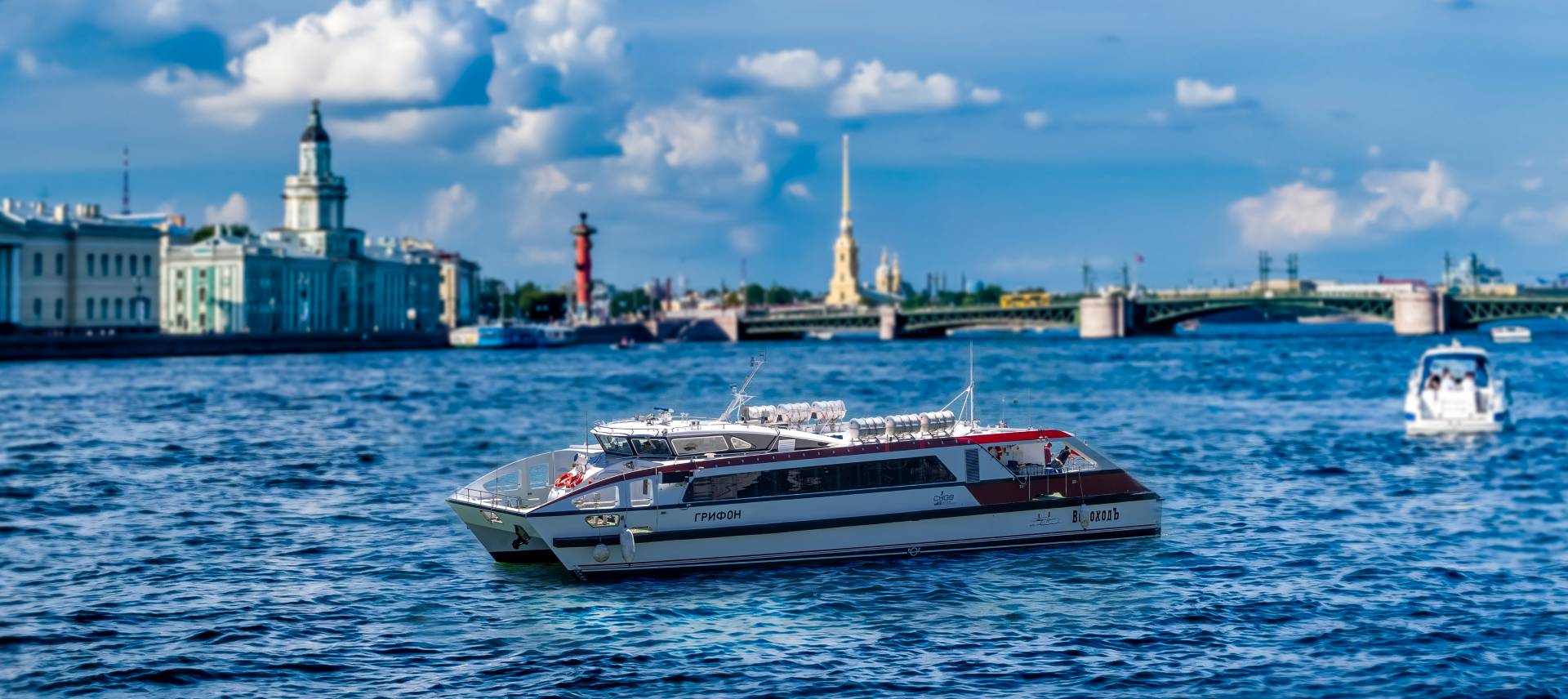 ОТКРЫТА ПАССАЖИРСКАЯ ЛИНИЯ МЕЖДУ ПЕТЕРГОФОМ И КРОНШТАДТОМ