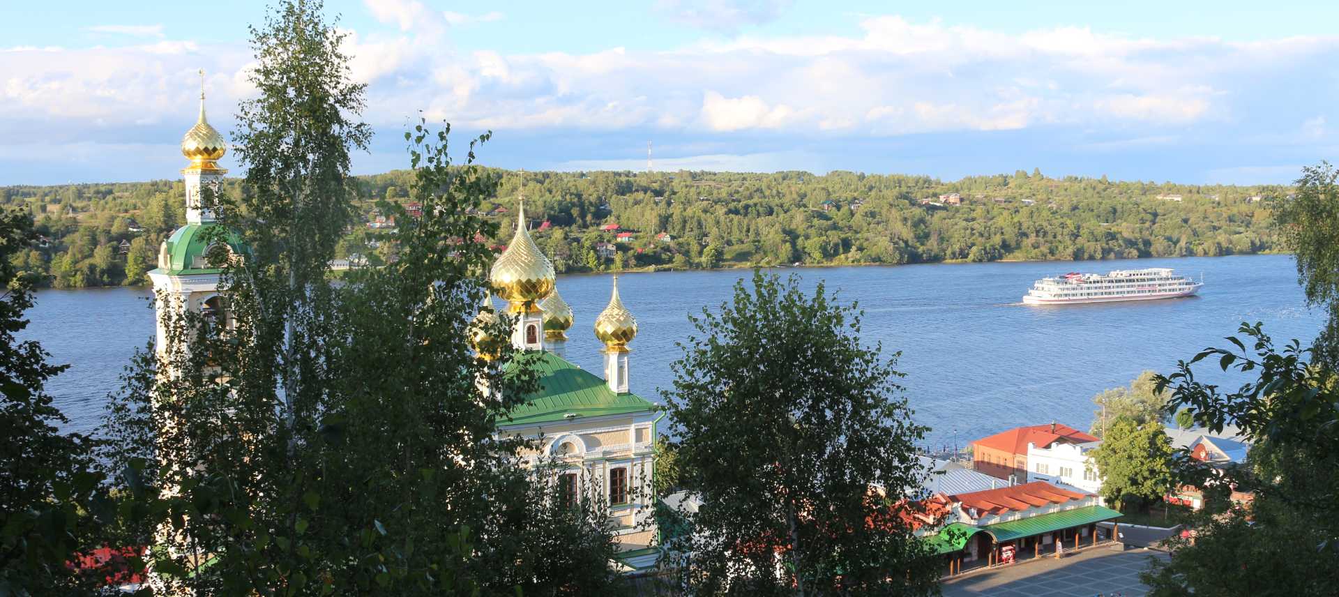 «Максим Горький» всю навигацию 2015 с Вами!