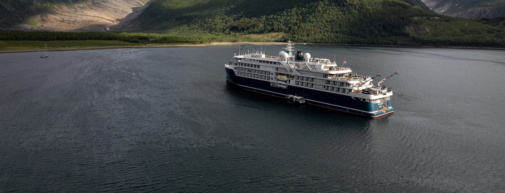 Курилы, Камчатка и Чукотка: новые экспедиционные круизы на Дальний Восток от «ВодоходЪ»