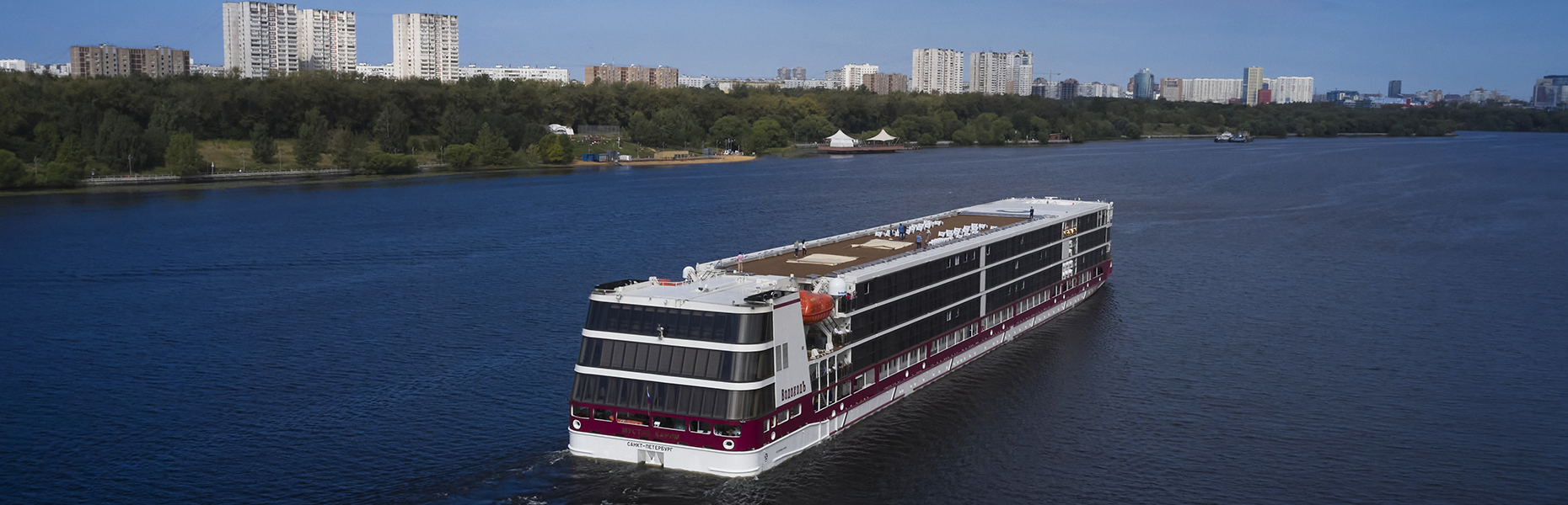 Теплоход “Мустай Карим” отправился в премьерный рейс