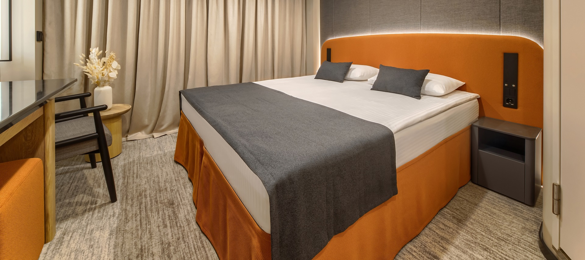 КАЮТА С БАЛКОНОМ: ВАШЕ ЛИЧНОЕ ПРОСТРАНСТВО ДЛЯ РЕКАТЕРАПИИ