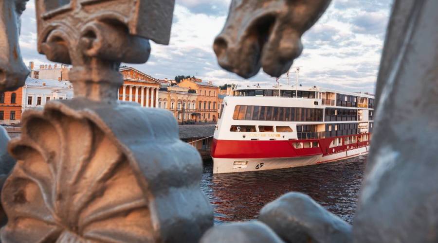 Бархатный сезон в речном круизе с премиальным комфортом