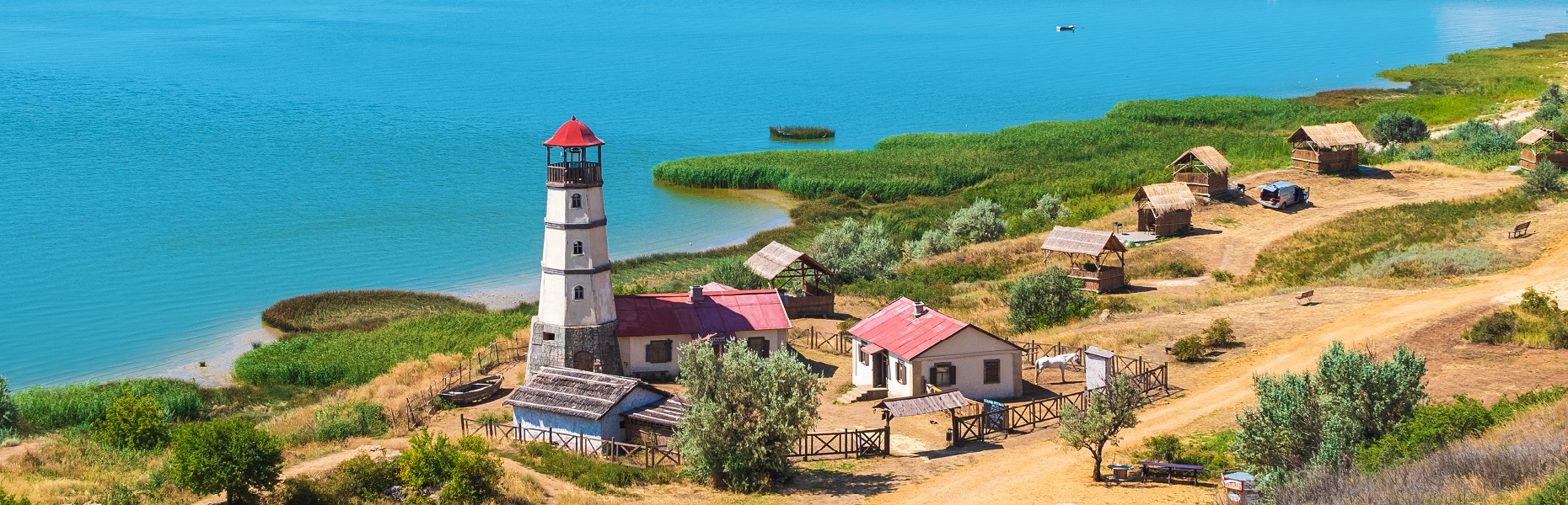 ТОП-20 направлений для отдыха в России в августе 2025