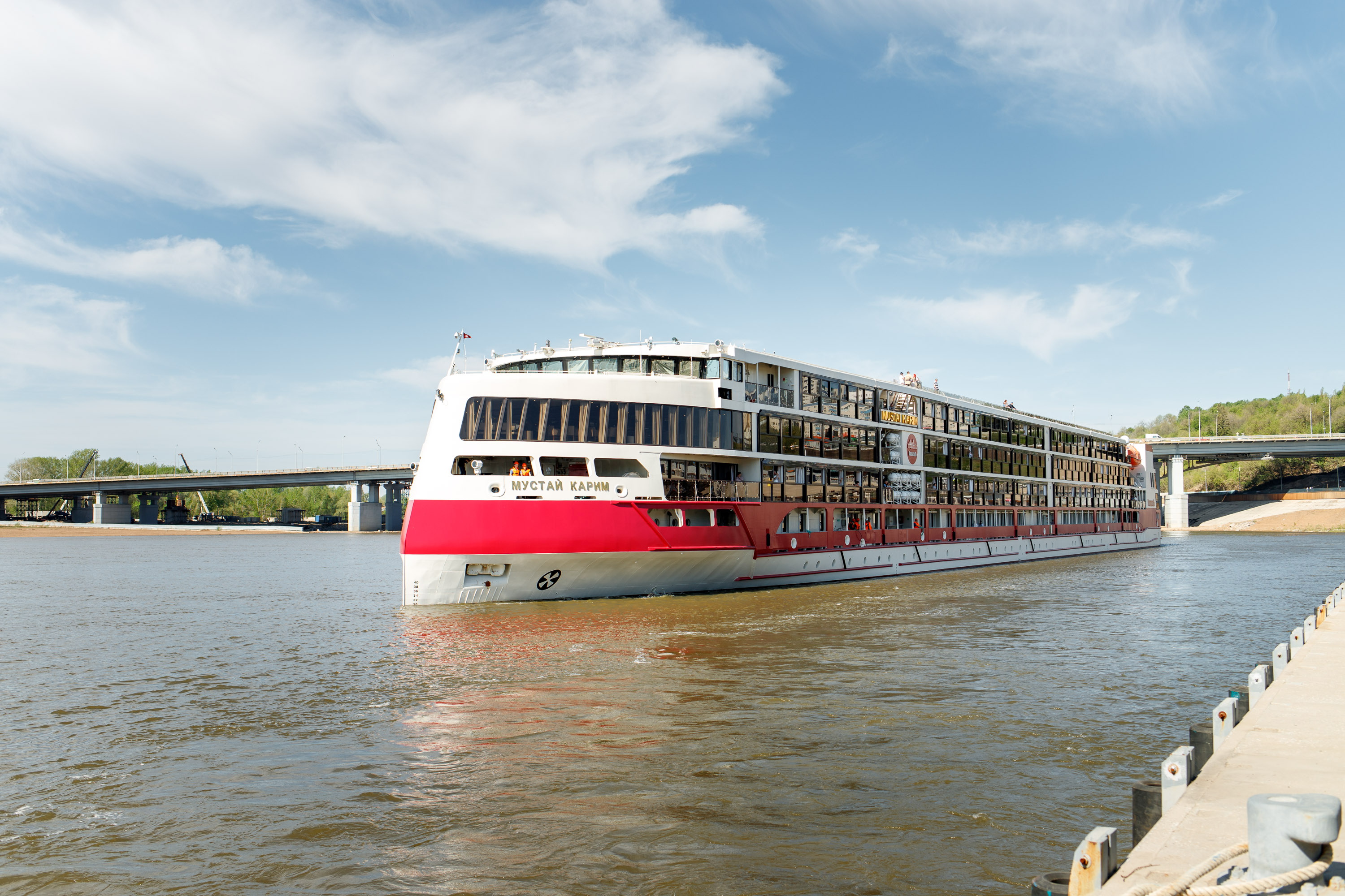 Первый судозаход т/х "Мустай Карим" в г. Уфа 2 мая 2023 года