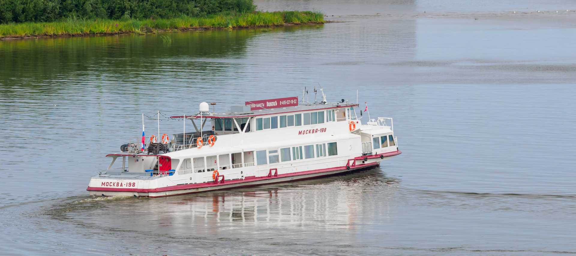 «Москва-198» — новый прогулочный теплоход бизнес-класса