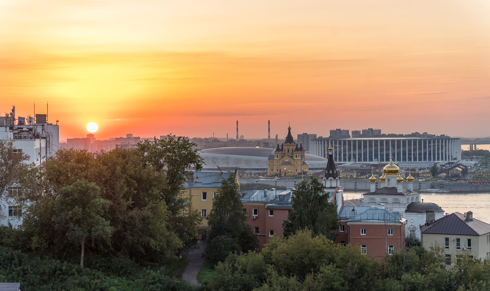 Информируем об ограничении движения в Нижнем Новгороде в период подготовки к параду 9 мая