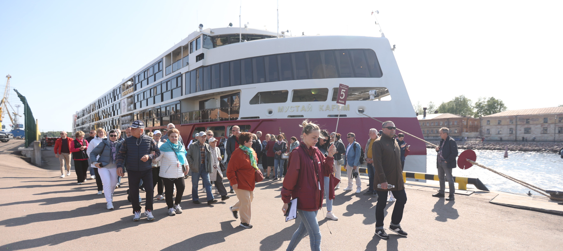 Теплоход «Мустай Карим» впервые зашел в г. Выборг