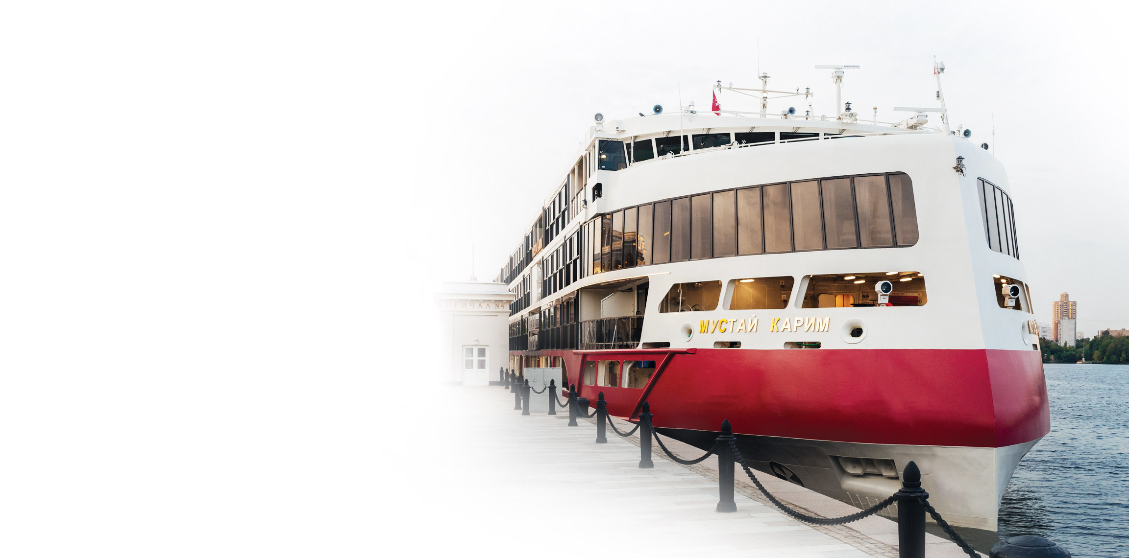 День Победы на борту «Мустай Карим»: речная прогулка для всей семьи