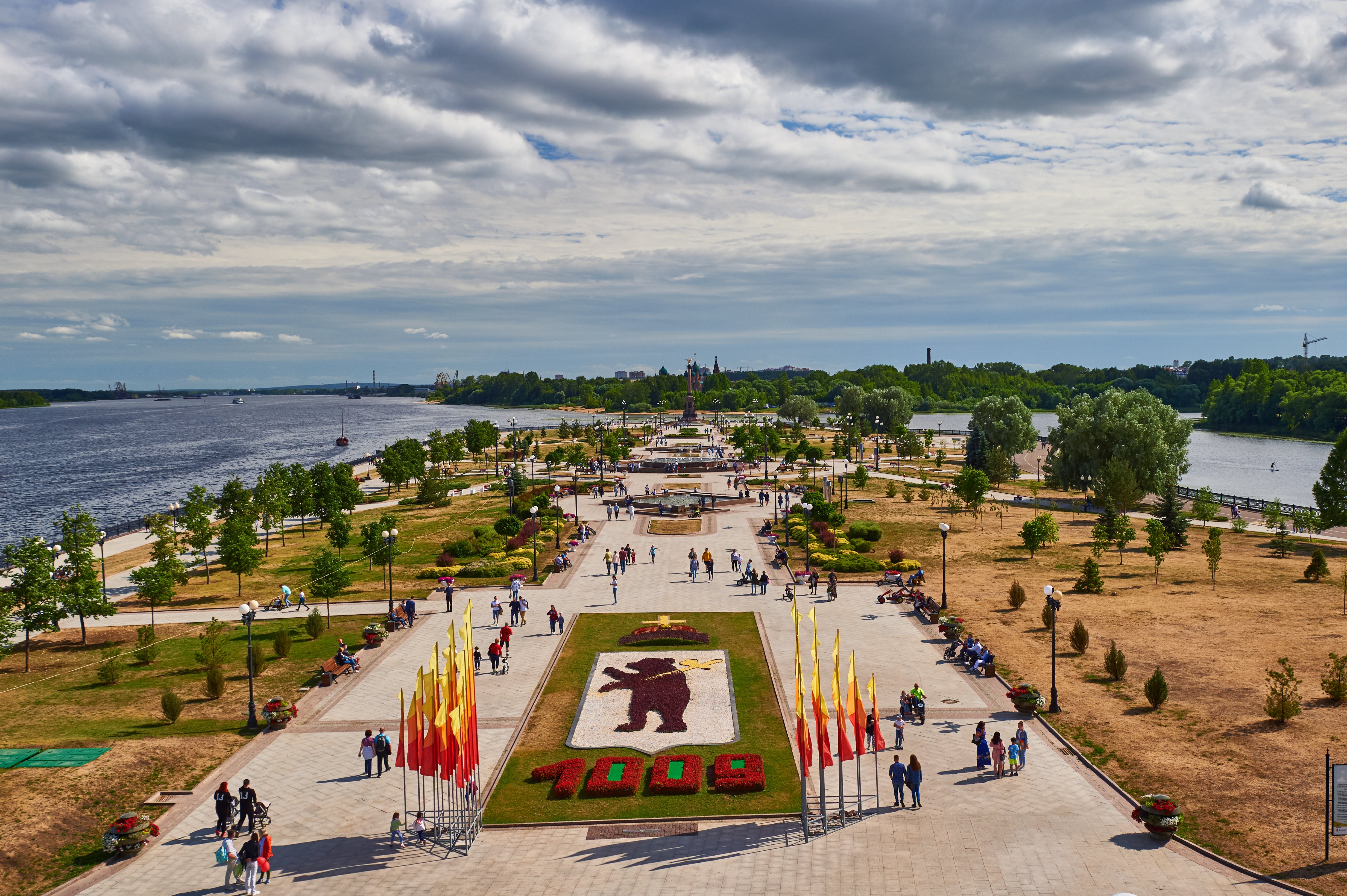 Авто-пешеходная экскурсия «Ярославль художественный: искусство для всех»