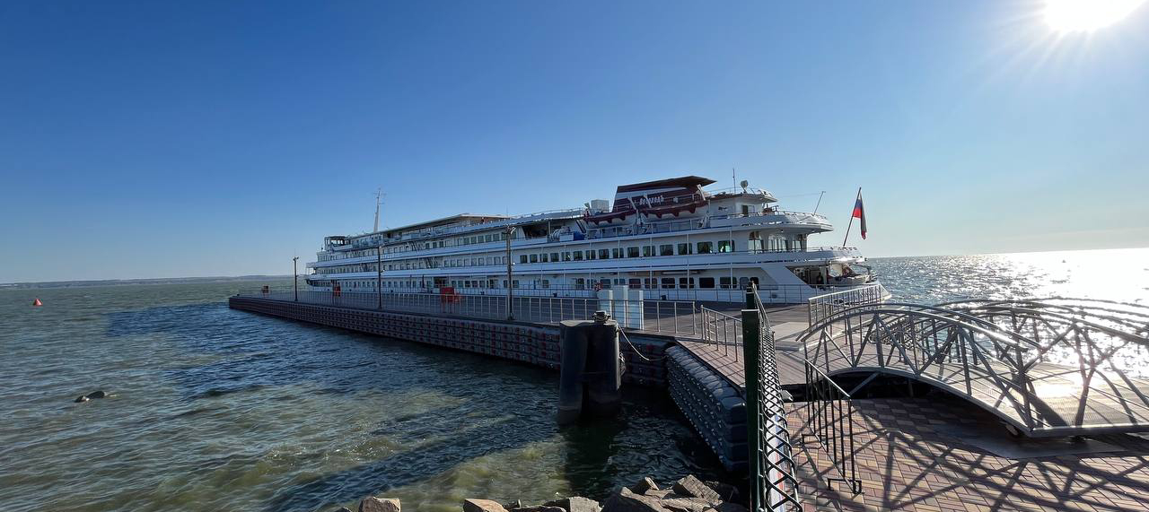 Теплоход «Александр Радищев» прибыл в порт Таганрога