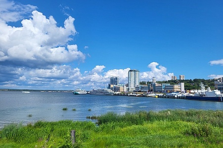 В край ста тысяч песен