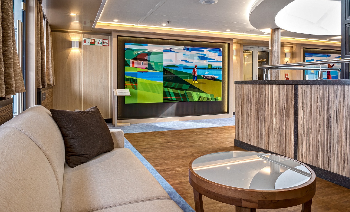 Коллекция современного искусства на борту