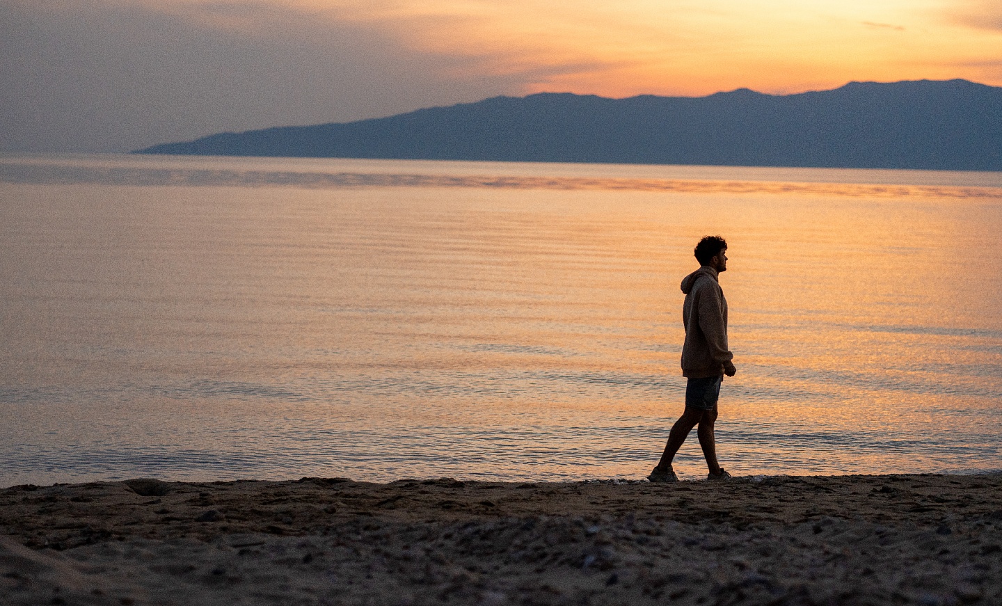 Между Западом и Востоком