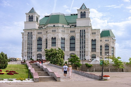 В край «каспийской розы»
