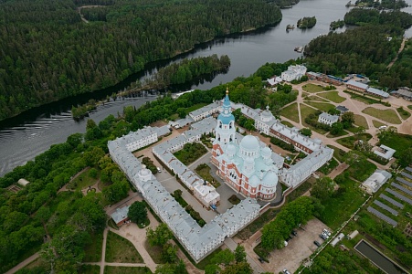 Святые обители